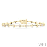 1 Ctw Clover Motif Round Cut Diamond Bracelet in 14K Yellow Gold