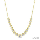 1 Ctw Round Cut Diamond Illusion Necklace in 10K Yellow Gold
