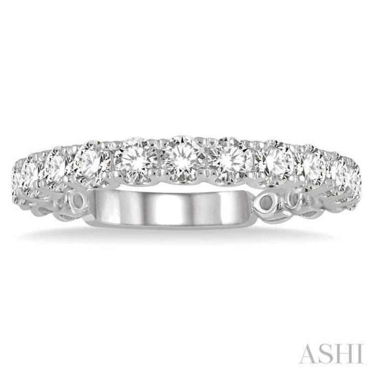 1 Ctw Round Cut Diamond Wedding Band in Platinum