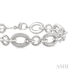 1/10 Ctw Single Cut Diamond Bold Oval Shape Rope Link Bracelet in Sterling Silver