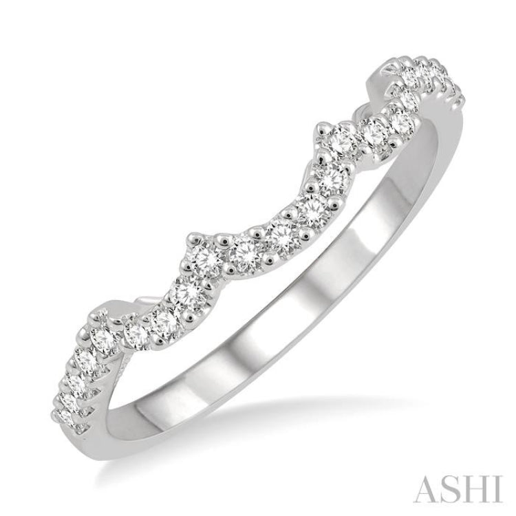 1/4 Ctw Curvy Round Cut Diamond Wedding Band in 14K White Gold