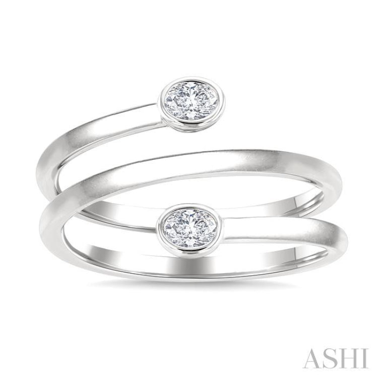 1/5 Ctw Spiral Bezel Set Oval Cut Diamond Fashion Ring in 14K White Gold