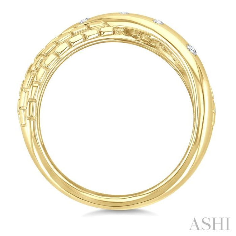 1/10 Ctw Split Crisscross Flush Set Round Cut Diamond Fashion Ring in Yellow Gold Vermeil