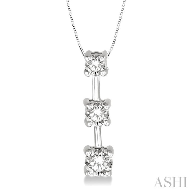 1/2 Ctw Three Stone Round Cut Diamond Pendant in 14K White Gold with Chain