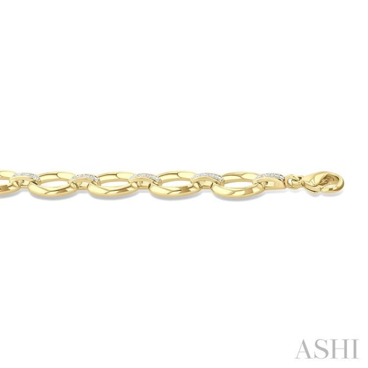 1/10 Ctw Bold Oval Link Round Cut Diamond Fashion Bracelet in Yellow Gold Vermeil
