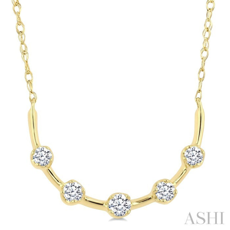1/6 Ctw Round Cut Diamond Smile Bar Necklace in 10K Yellow Gold