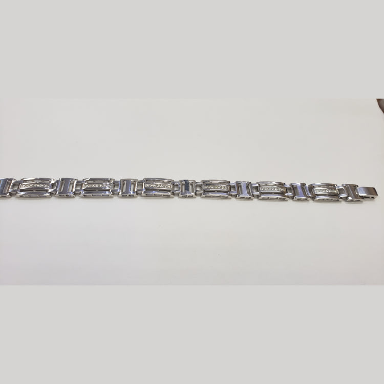 14 karat white gold mens bracelet with diamonds set in the center of each link .