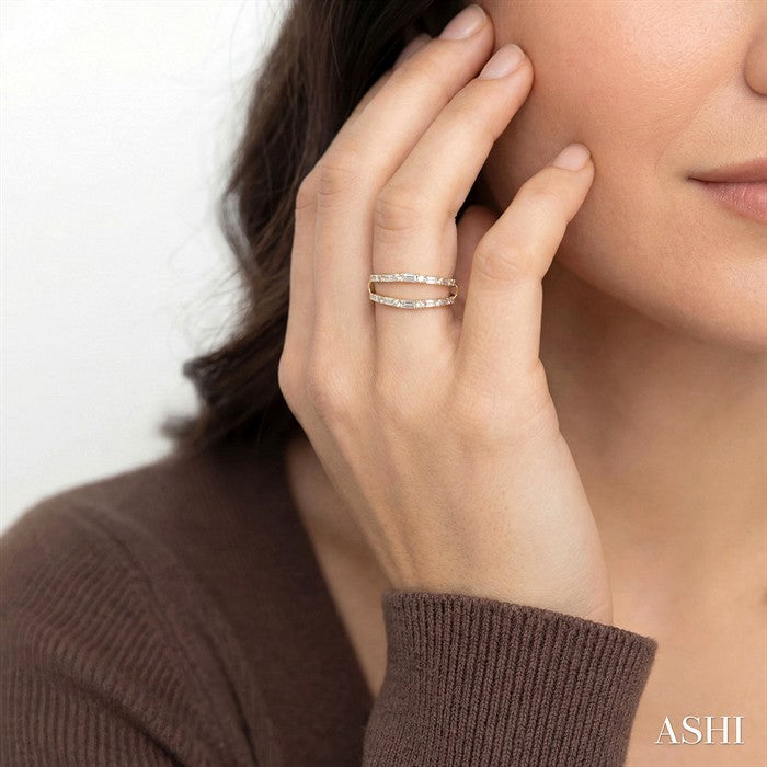 1/2 Ctw Baguette and Round Cut Diamond Insert Ring in 14K Yellow Gold