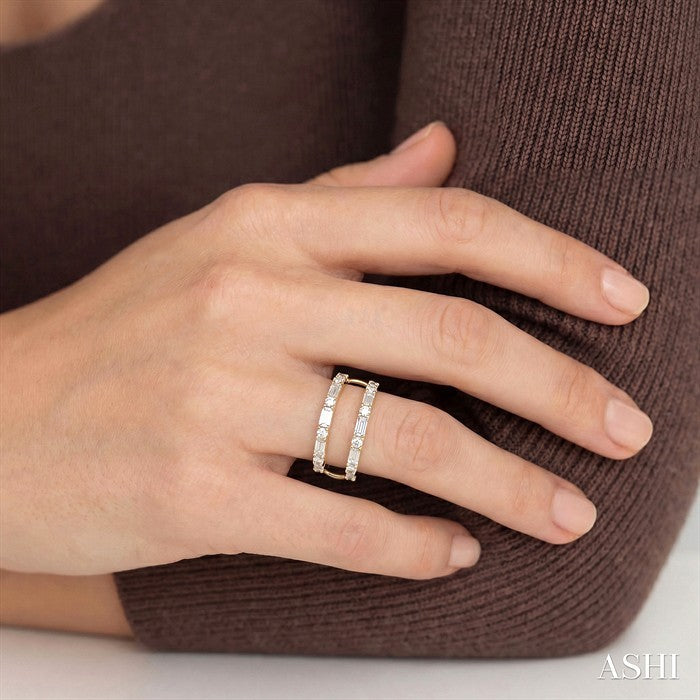1/2 Ctw Baguette and Round Cut Diamond Insert Ring in 14K Yellow Gold