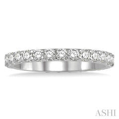 1 Ctw Round Cut Diamond Eternity Band in 14K White Gold