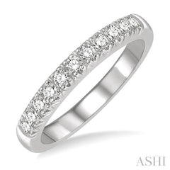1/3 Ctw 11 Stone Round Cut Diamond Wedding Band in 14K White Gold