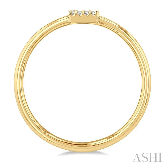 1/20 Ctw Initial 'E' Round Cut Diamond Fashion Ring in 10K Yellow Gold