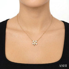 1/10 Ctw Four-Leaf Clover Round Cut Diamond Petite Fashion Pendant With Chain in 10K Yellow Gold