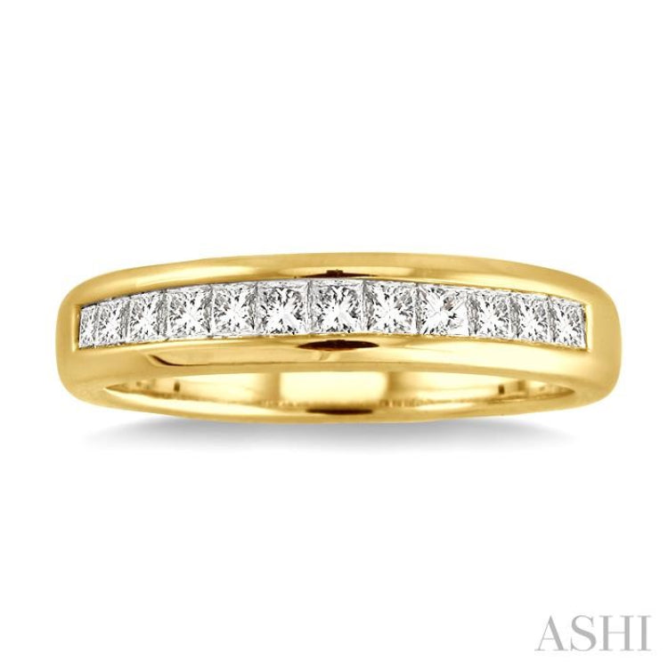 1 Ctw Princess Cut Diamond Band in 14K Yellow Gold