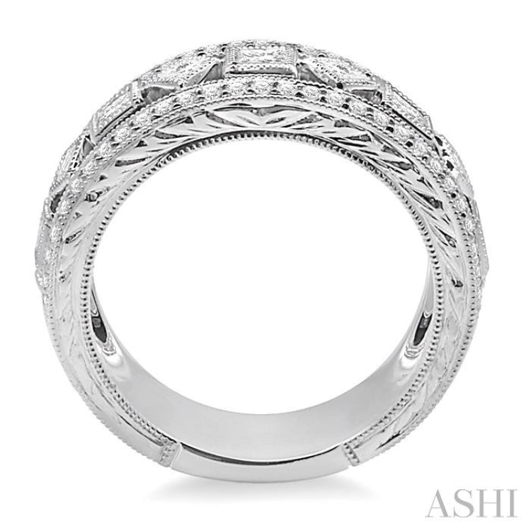 1 Ctw Diamond Fashion Ring in 14K White Gold