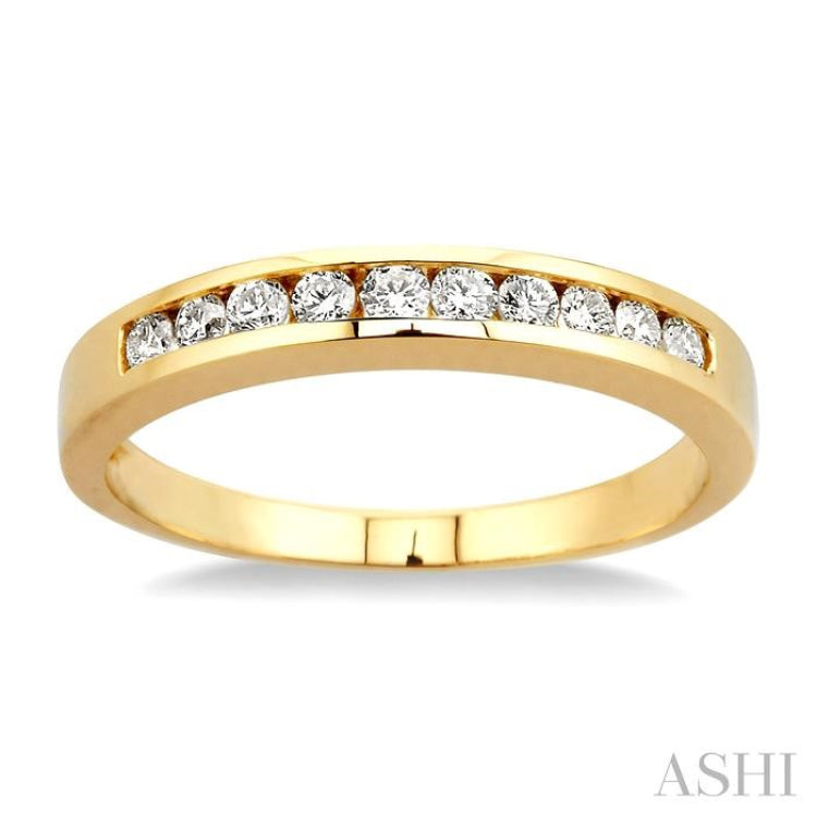 1/4 Ctw Channel Set Round Cut Diamond Band in 14K Yellow Gold