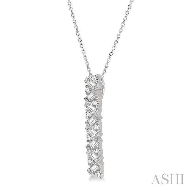 1/2 Ctw Zigzag Baguette and Round Cut Diamond Bar Pendant With Chain in 14K White Gold