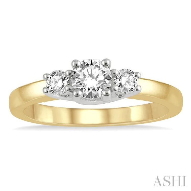 1/2 Ctw Round Cut Diamond Three-Stone Ring in 14K Yellow and White Gold