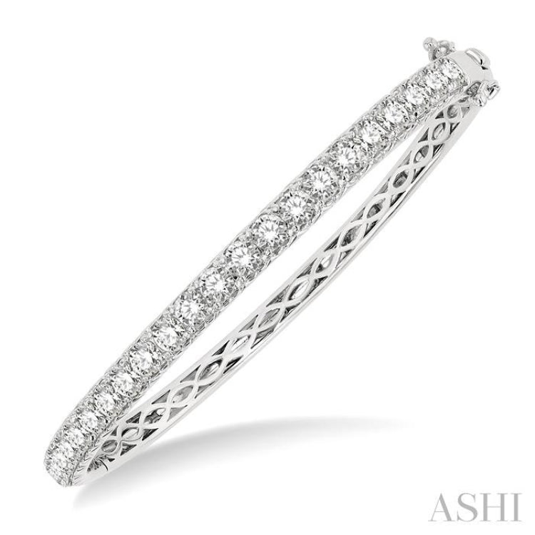 4 Ctw Round Cut Diamond Bangle in 14K White Gold