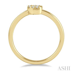 1/20 Ctw Crescent Round Cut Diamond Petite Fashion Ring in 10K Yellow Gold
