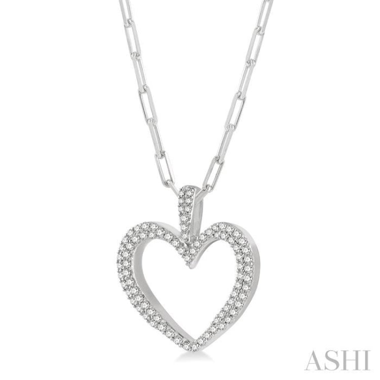 1/2 Ctw Round Cut Diamond Heart Pendant With Chain in 14K White Gold