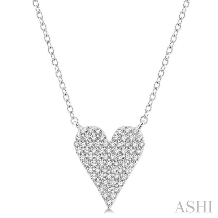 1/4 Ctw Heart Charm Round Cut Diamond Fashion Necklace in 10K White Gold