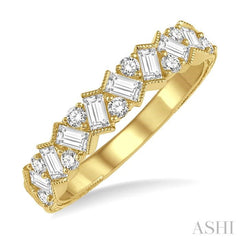 5/8 Ctw Zigzag Baguette and Round Cut Diamond Band in 14K Yellow Gold
