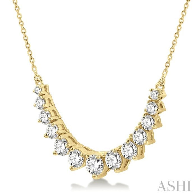 1 Ctw Graduated Diamond Smile Necklace in 14K Yellow Gold