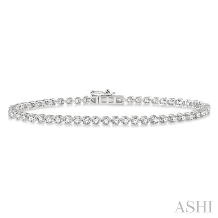 2 Ctw Tri-Prong Round Cut Diamond Tennis Bracelet in 14K White Gold