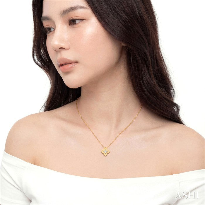 1/5 Ctw Floral Medallion Round Cut Diamond Fashion Pendant With Chain in 10K Yellow Gold