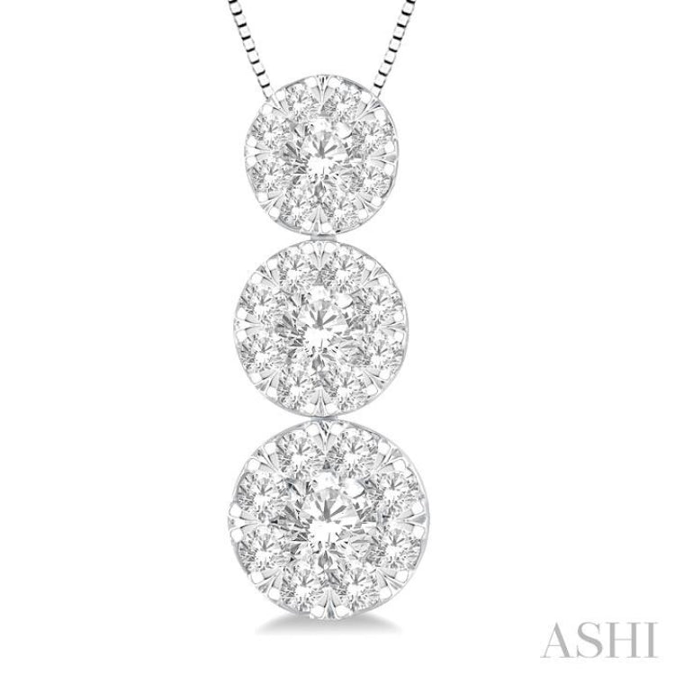 3/4 Ctw Lovebright 3 stone Essential Round Cut Diamond Pendant with Chain in 14K White Gold