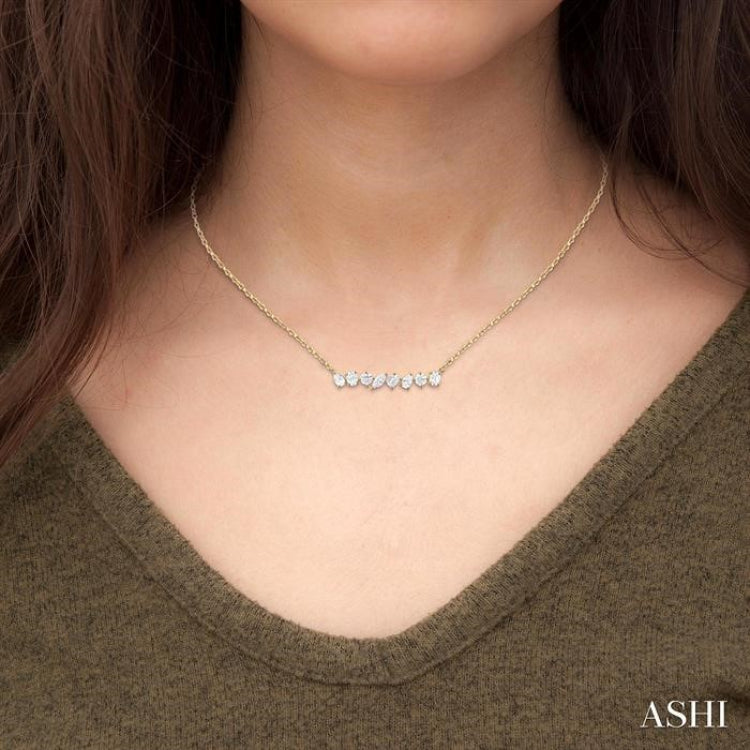 1 1/10 Ctw Scatter Multi Cut Diamond Fashion Necklace in 14K Yellow Gold