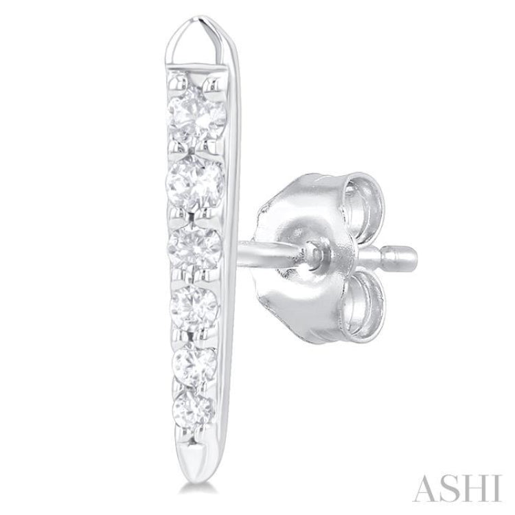 1/10 Ctw Petite Vertical Bar Graduated Round Cut Diamond Fashion Stud Earring in 10K White Gold