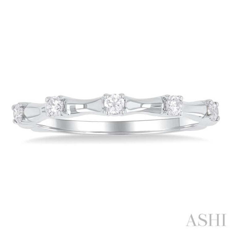 1/5 Ctw Bamboo Shoot Inspired Round Cut Diamond Fashion Ring in 14K White Gold