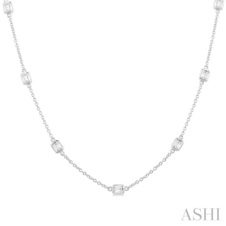 2 Ctw Emerald Cut Diamond Fashion Necklace in 14K White Gold