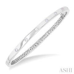 3/8 Ctw 7-Stone Round Cut Diamond Fashion Bangle in 14K White Gold