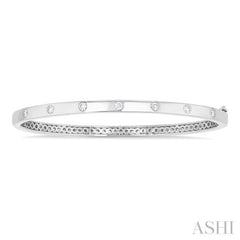 3/8 Ctw 7-Stone Round Cut Diamond Fashion Bangle in 14K White Gold