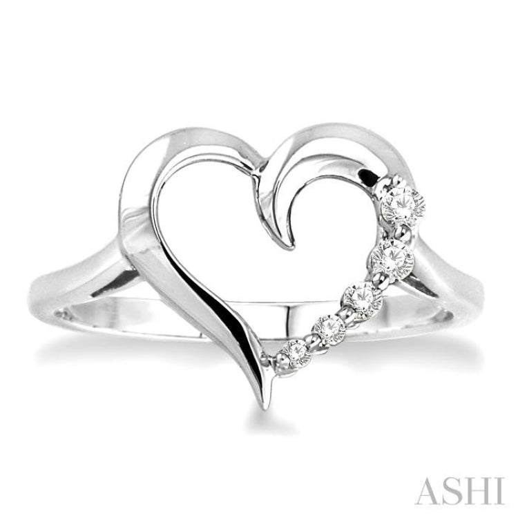 1/10 Ctw Round Cut Diamond Journey Heart Ring in 14K White Gold