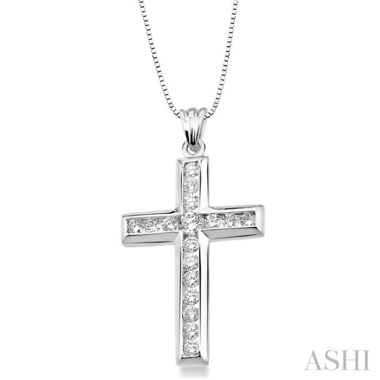 1 Ctw Round Cut Diamond Cross Pendant in 14K White Gold with Chain