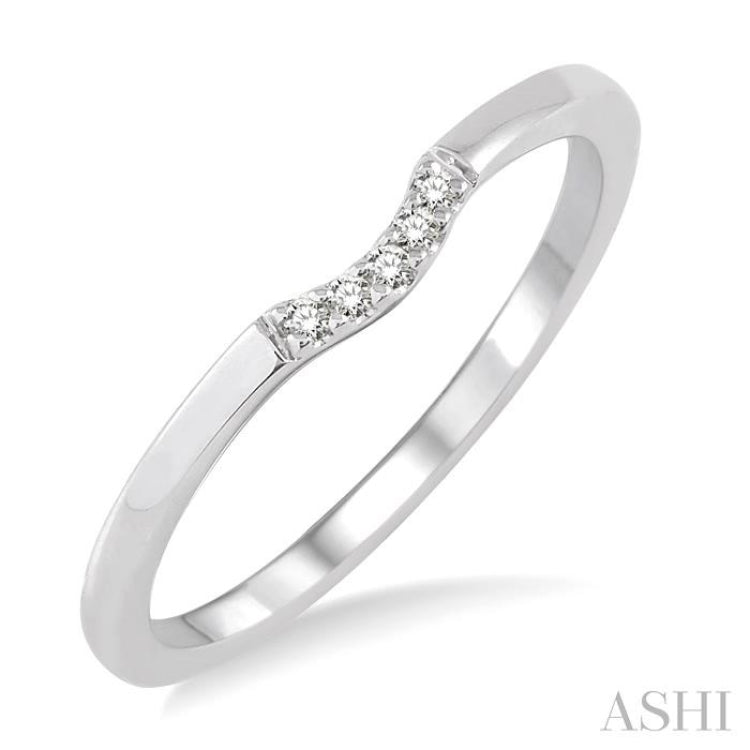 1/20 Ctw Round Cut Diamond Wedding Band in 14K White Gold