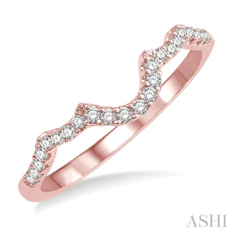 1/6 Ctw Curved Round Cut Diamond Wedding Band in 14K Rose Gold