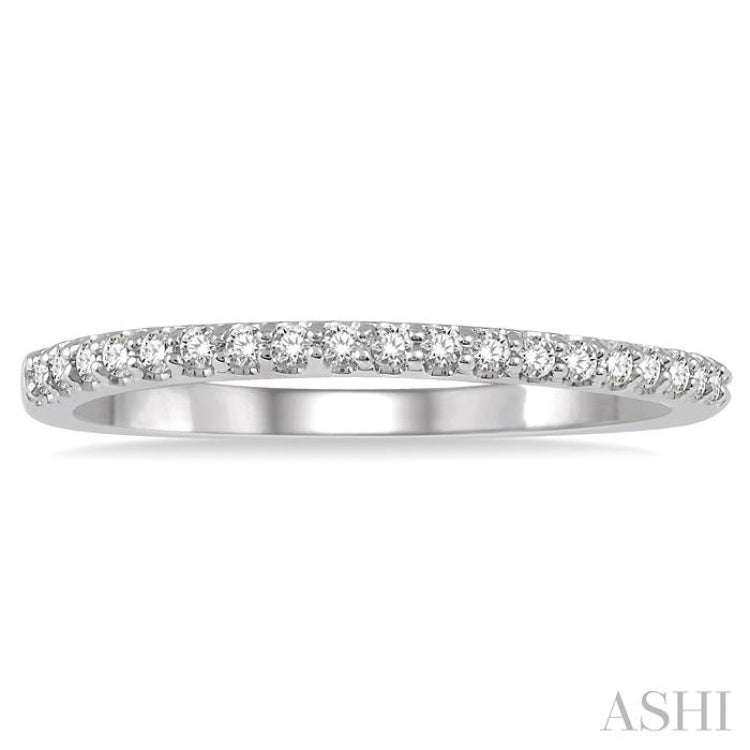 1/6 Ctw Round Cut Diamond Wedding Band in 14K White Gold