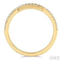 1/4 ctw Twisted Round Cut Diamond Wedding Band in 14K Yellow Gold